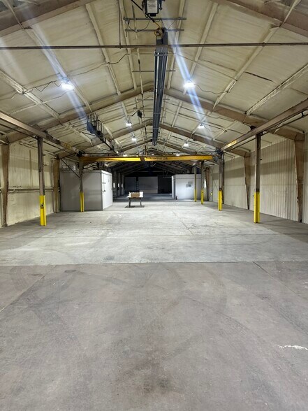More Photos Of 1915 Beechcraft Rd, Salina Warehouse For Lease