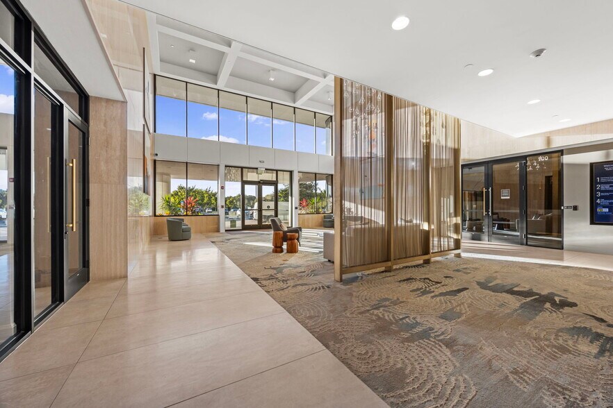 More Photos Of 4501 Tamiami Trl N, Naples Office For Lease