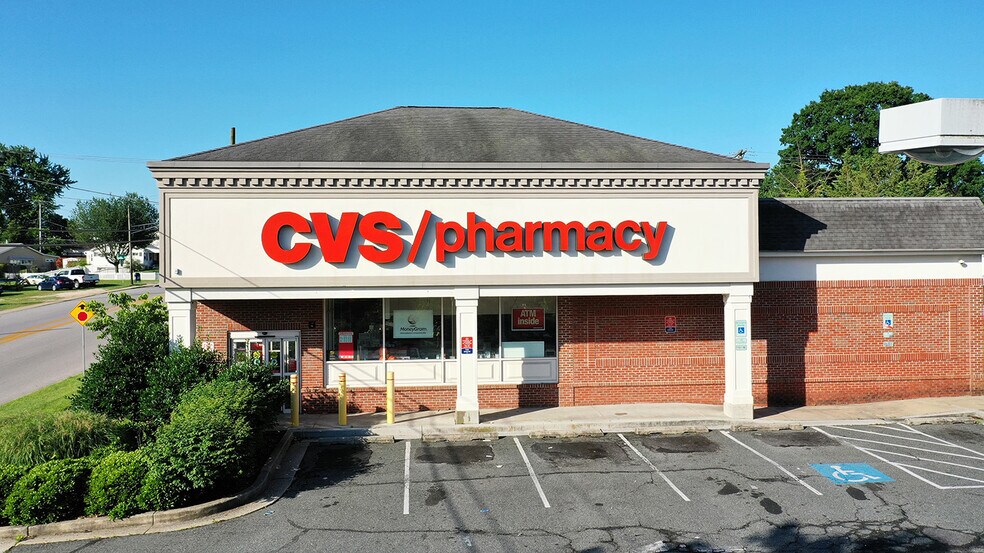 More Photos Of 2 Compass Rd, Essex Drugstore For Lease