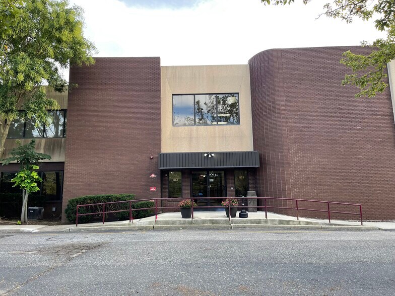 More Photos Of 1553 State Route 27, Somerset Medical For Sale