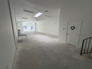 More Photos Of 3300 Motor Ave, Los Angeles Storefront For Lease