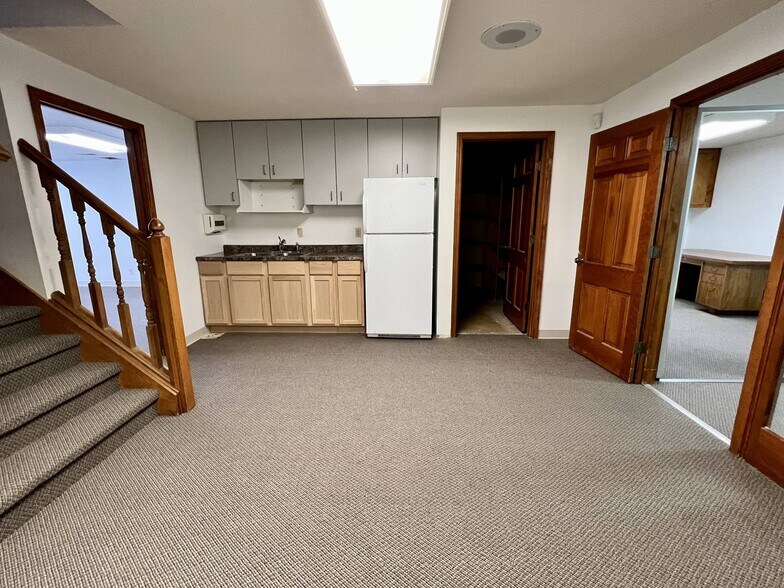 More Photos Of 4015 SW 21st St, Topeka Coworking Space