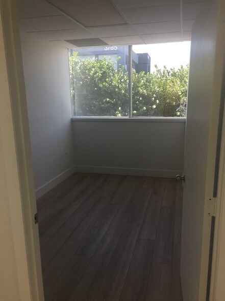 More Photos Of 8180 NW 36th St, Miami Office For Lease