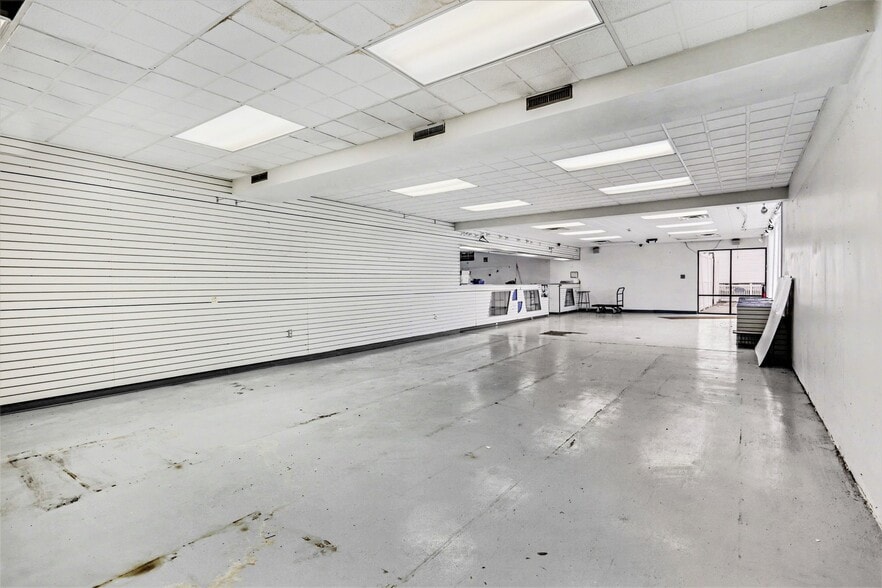 More Photos Of 240 Columbus st, Lithopolis Auto Repair For Sale