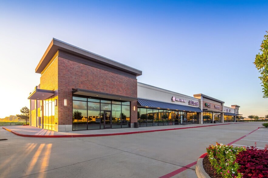 More Photos Of 1922 Greenhouse Rd, Houston Storefront For Lease