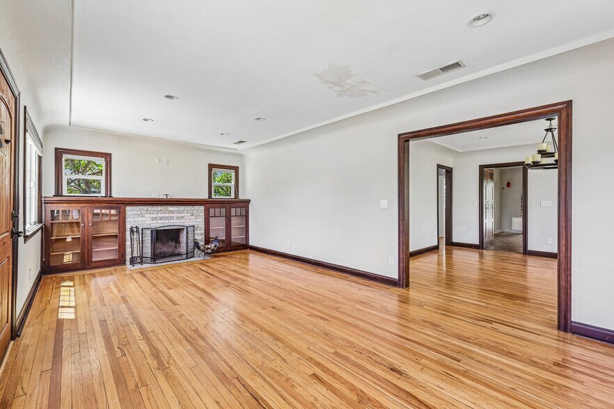 More Photos Of 3378 N Mountain View Dr, San Diego Apartments For Sale