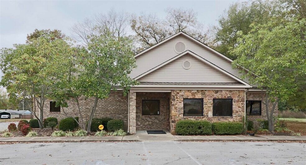 More Photos Of 1203 E College St, Brownsville Medical For Sale