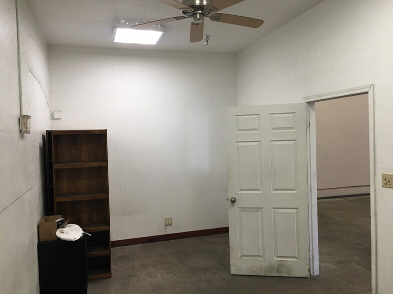 More Photos Of 111 S Dobson Rd, Mesa Unknown For Lease