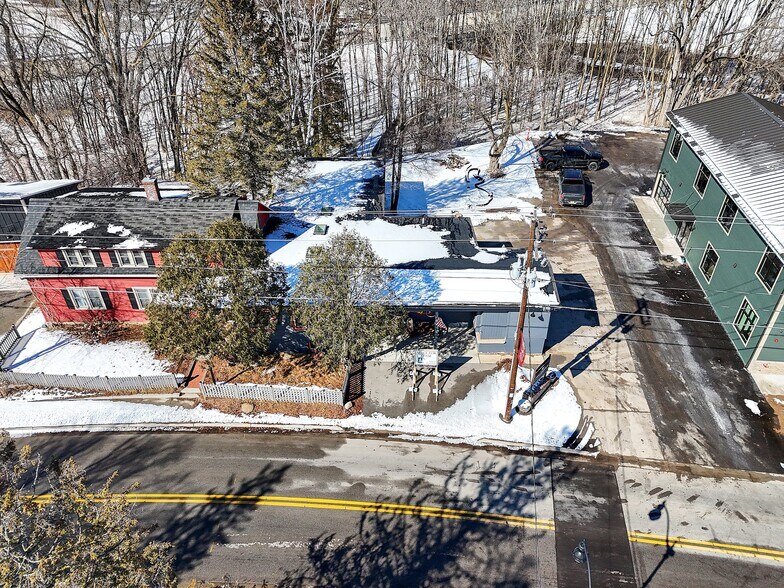 More Photos Of 1774 Riverside Dr, Suamico Freestanding For Lease