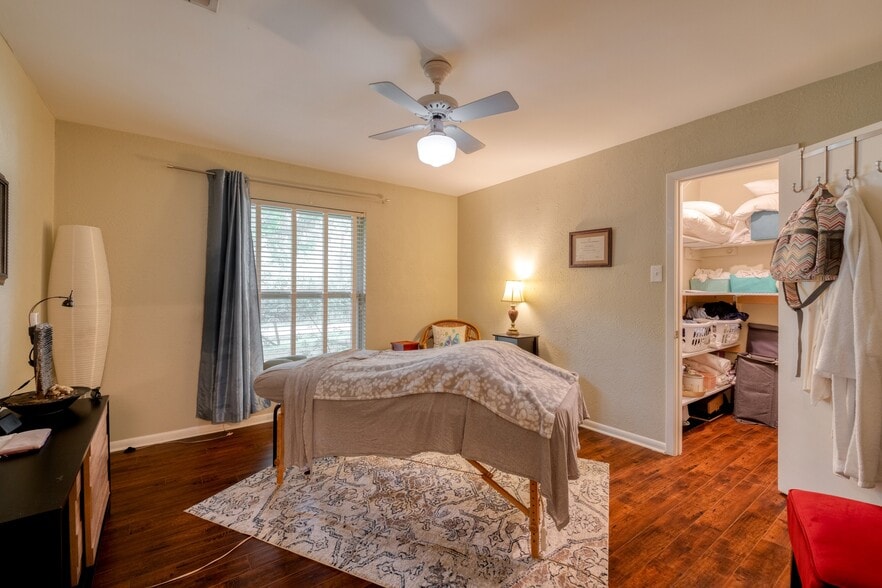 More Photos Of 13803 Ann Pl, Austin Office For Sale