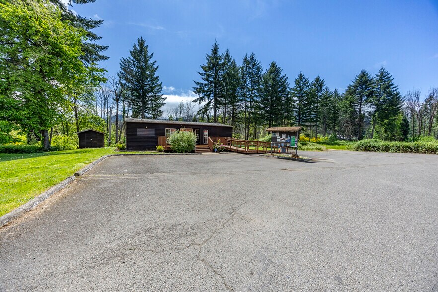 More Photos Of 45632 McKenzie Hwy, Vida Flex For Sale