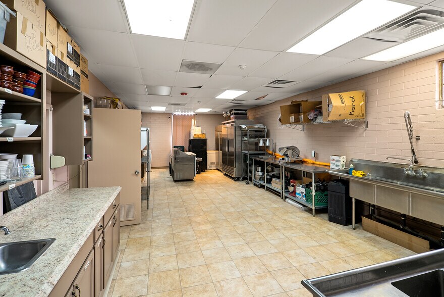 More Photos Of 102 E Pima St, Cottonwood Restaurant For Sale