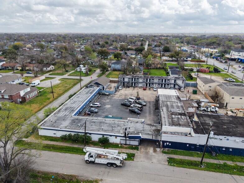 More Photos Of 2524 Gregg St, Houston Apartments For Sale