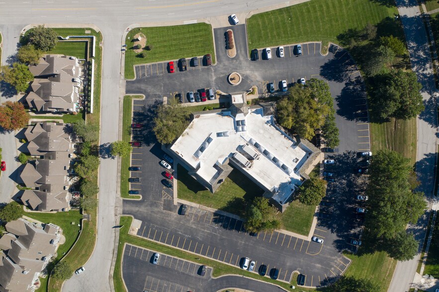 More Photos Of 4444 N Belleview Ave, Kansas City Unknown For Lease