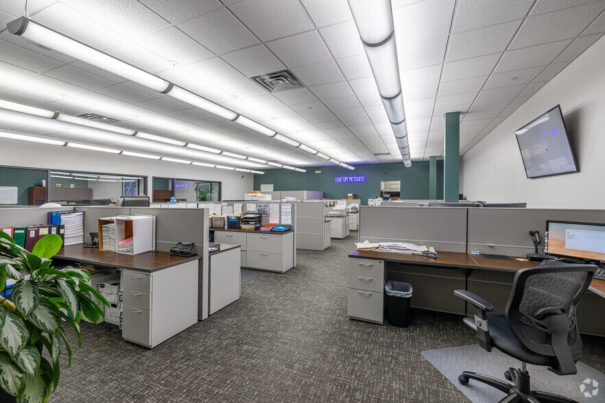 More Photos Of 1 Johnson Dr, Raritan Manufacturing For Lease