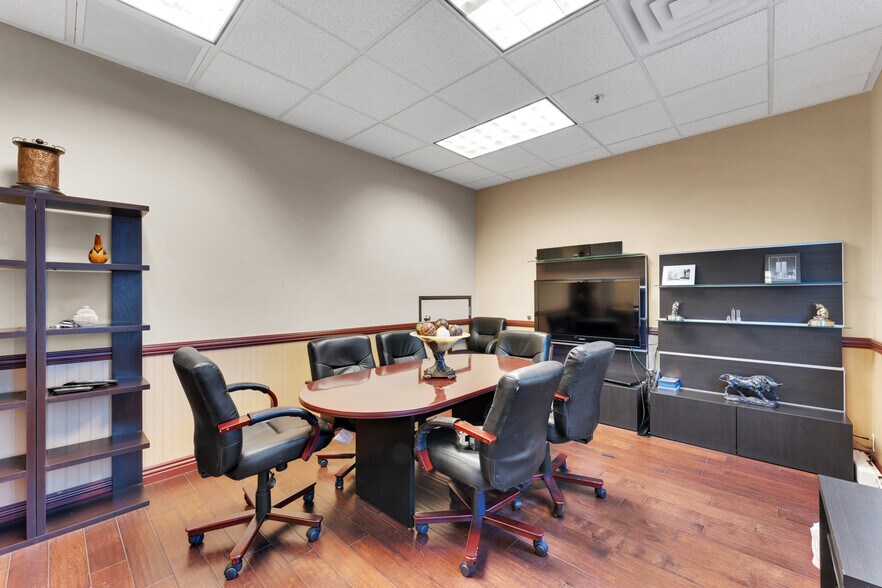 More Photos Of 1859-1863 Whitney Mesa Dr, Henderson Flex For Sale