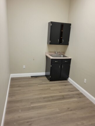 More Photos Of 1400 Main St, Watertown Freestanding For Lease