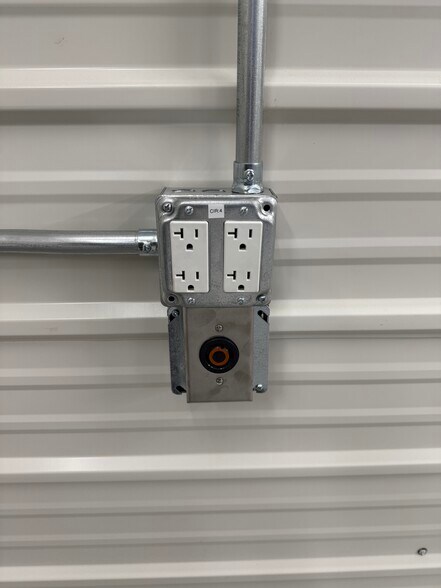 More Photos Of 1931 Liggett Rd, Castle Rock Self Storage For Sale