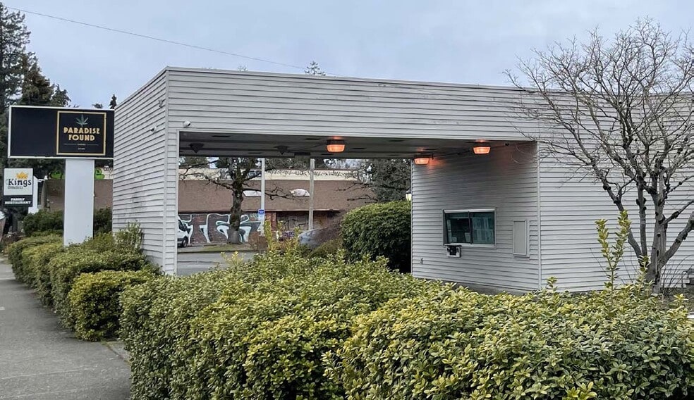 More Photos Of 10735 NE Halsey St, Portland Freestanding For Sale