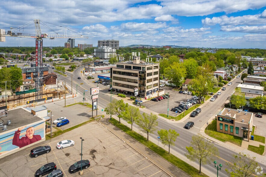 More Photos Of 400 Boul Curé-Labelle, Laval Loft Creative Space For Sale