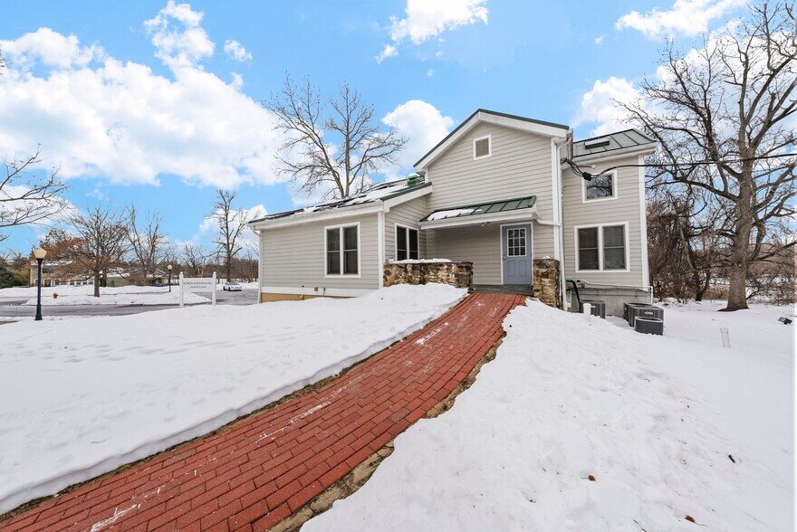 More Photos Of 3 Mapleton Rd, Princeton Office For Sale