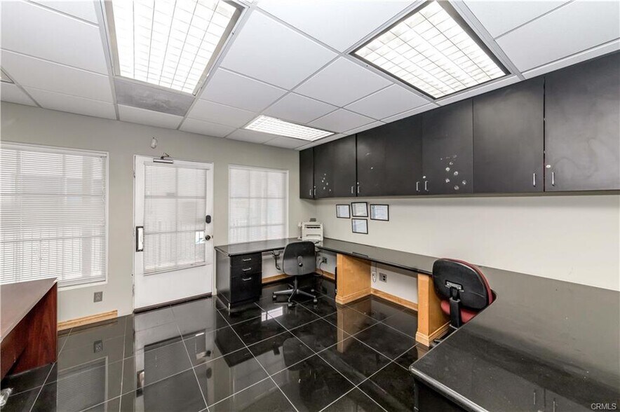 More Photos Of 17220 Newhope St, Fountain Valley Loft Creative Space For Sale