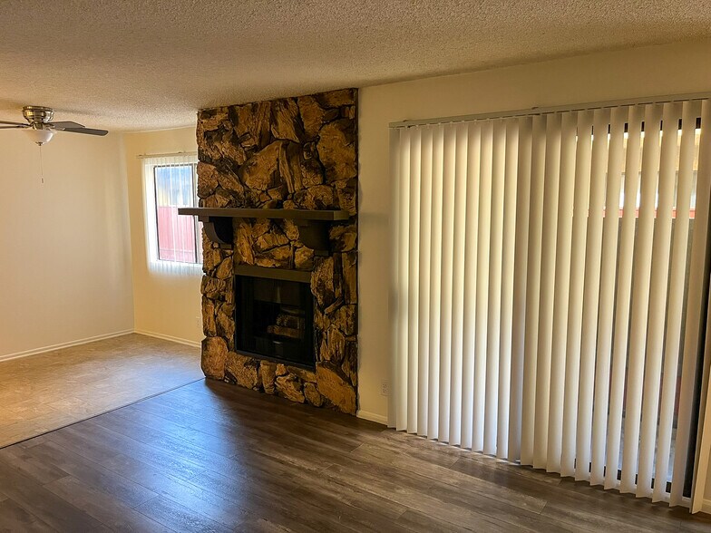 More Photos Of 13956 Vanowen St, Van Nuys Apartments For Sale