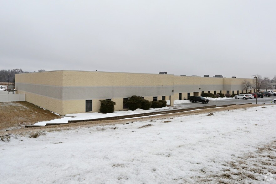 More Photos Of 2485 Corporate Cir, East Troy Distribution For Sale