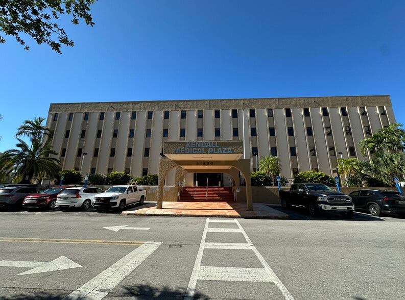 More Photos Of 11880 Bird Rd, Miami Medical For Lease