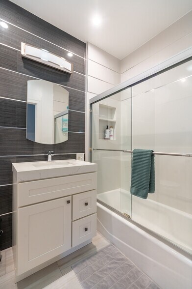 More Photos Of 256 29th St, Oakland Apartments For Sale