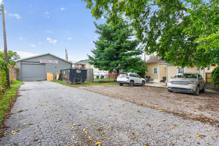 More Photos Of 122 N Locust St, Versailles Office For Sale
