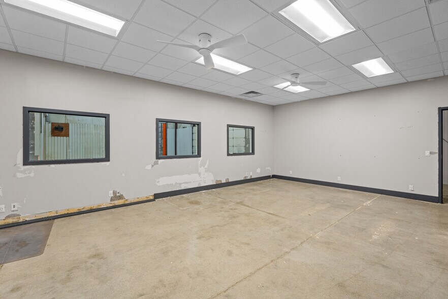 More Photos Of 3865 Symmes Rd, Hamilton Warehouse For Lease