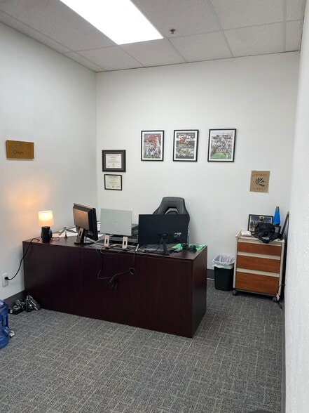 More Photos Of 6011 Benjamin Rd, Tampa Light Distribution For Lease