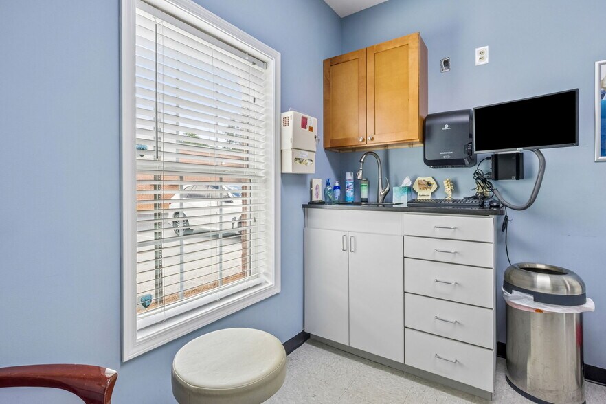 More Photos Of 4225 S Lee St, Buford Freestanding For Sale