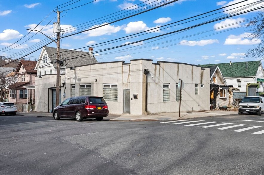 Primary Photo Of 85 Tompkins St, Staten Island Service For Sale