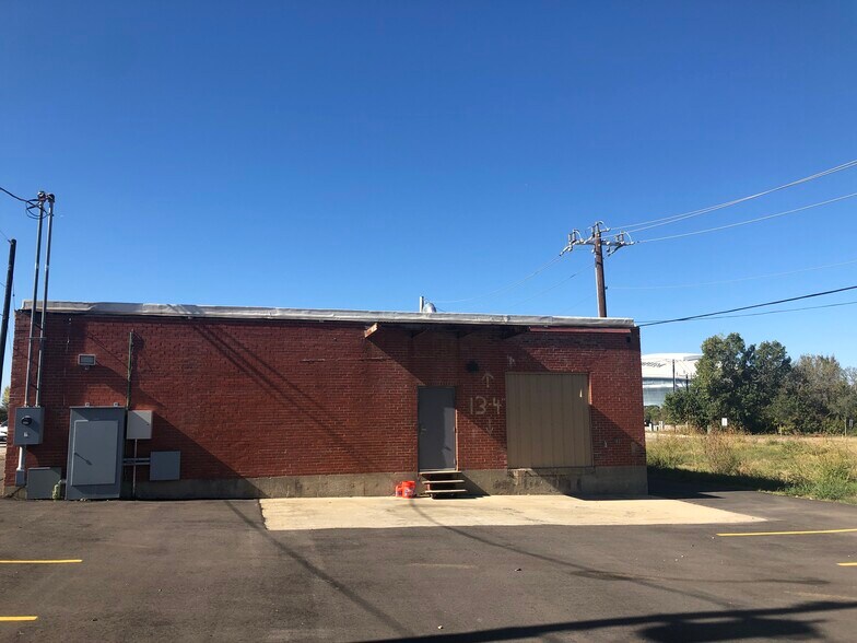 More Photos Of 615 Stadium Dr, Arlington Light Distribution For Sale