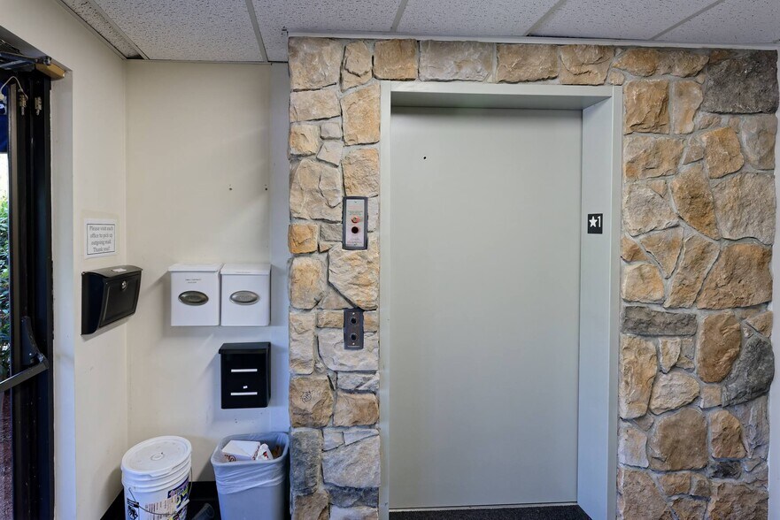 More Photos Of 29 E Mountain St, Worcester Office For Sale