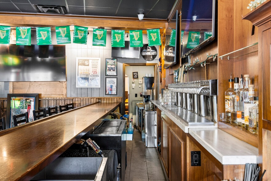 More Photos Of 367 Delaware Ave, Delmar Bar For Sale