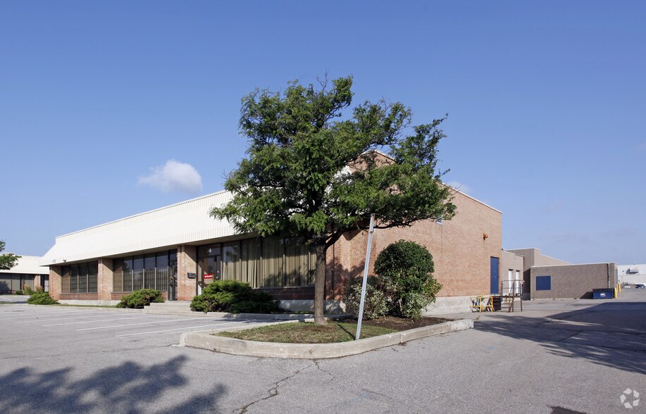 More Photos Of 5730 Coopers Ave, Mississauga Warehouse For Lease