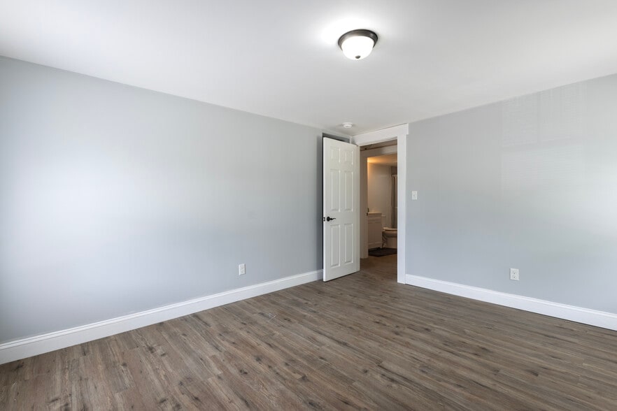 More Photos Of 14 W Natick Rd, Warwick Apartments For Sale