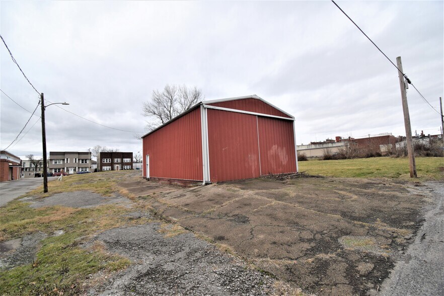 More Photos Of 716 Main St, Mount Vernon Office For Sale