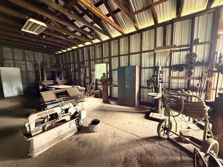 More Photos Of 245 E Washington St, Abbeville Industrial For Sale