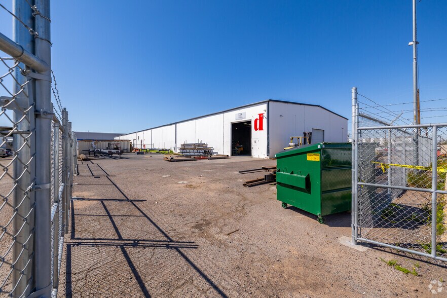 More Photos Of 1315 E Gibson Ln, Phoenix Warehouse For Lease
