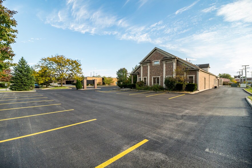 More Photos Of 30 Uno Cir, Joliet Medical For Lease