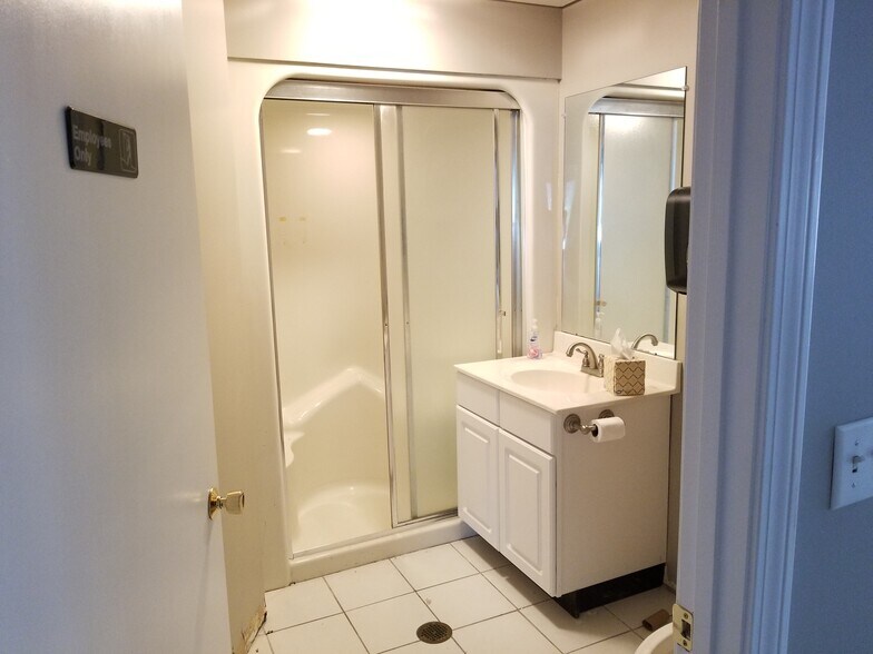 More Photos Of 574 Washington St, Easton Freestanding For Lease