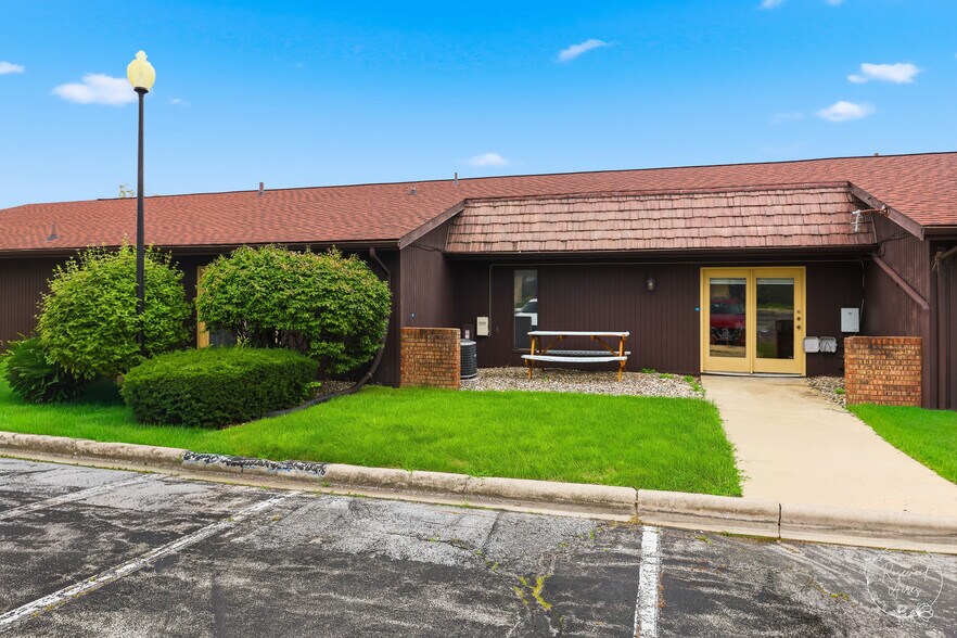 More Photos Of 31 Briarcliff Prof Ctr, Bourbonnais Office For Sale
