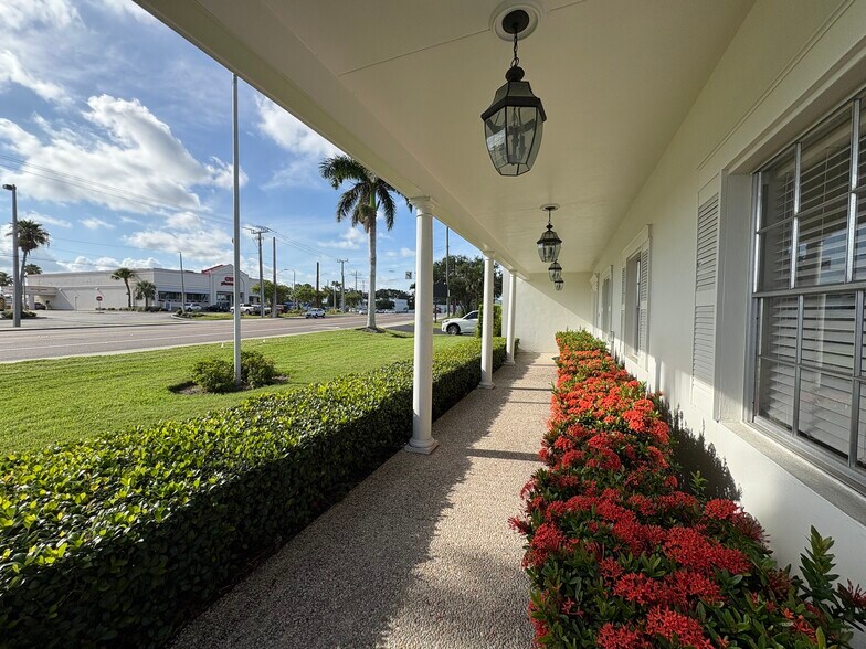 More Photos Of 5750 Swift Rd, Sarasota Freestanding For Lease