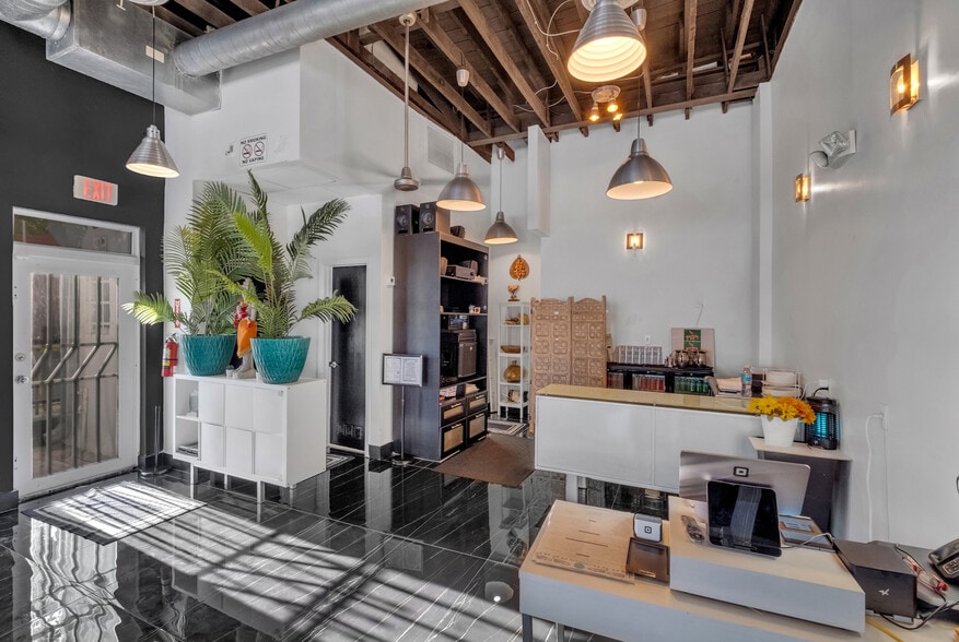 More Photos Of 646 Ne 79th St, Miami Restaurant For Sale