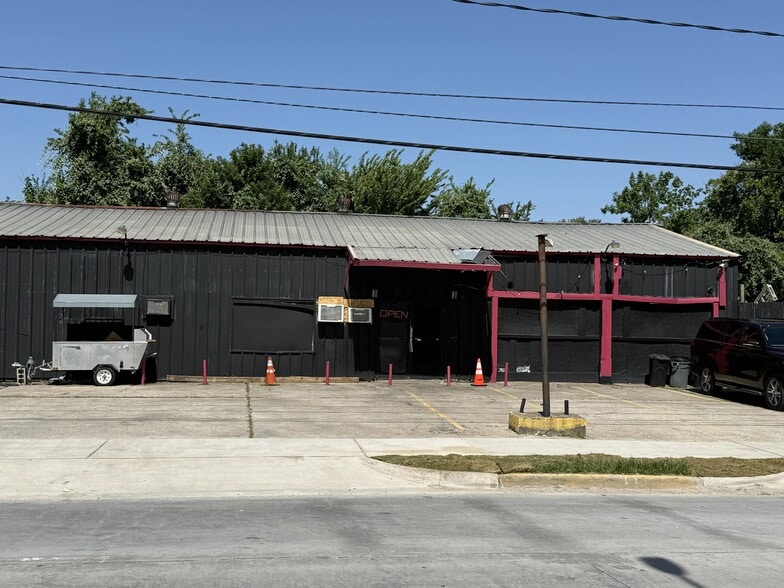More Photos Of 8930 Scott St, Houston Warehouse For Sale