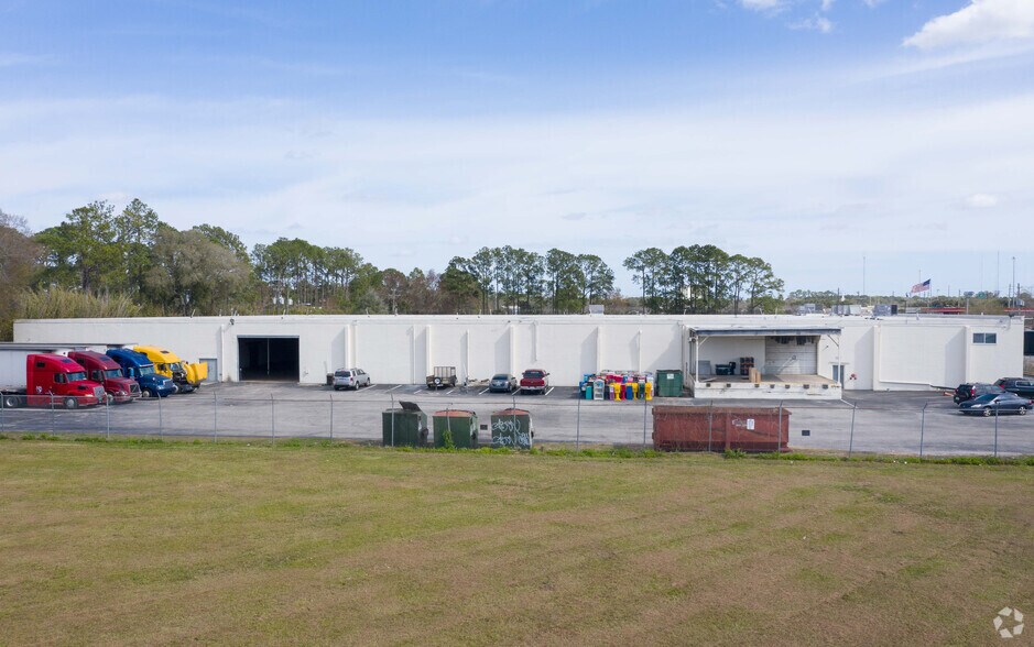 More Photos Of 5107 W University Blvd, Jacksonville Warehouse For Lease
